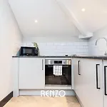 Central And Beautiful 2-Bed Apartment In Derby By Renzo, Newly Refurbished, 2 En-Suites!