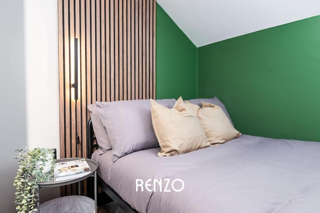 Apartamento And Beautiful 2-bed In By Renzo, Newly Refurbished, 2 En-suites! Derby