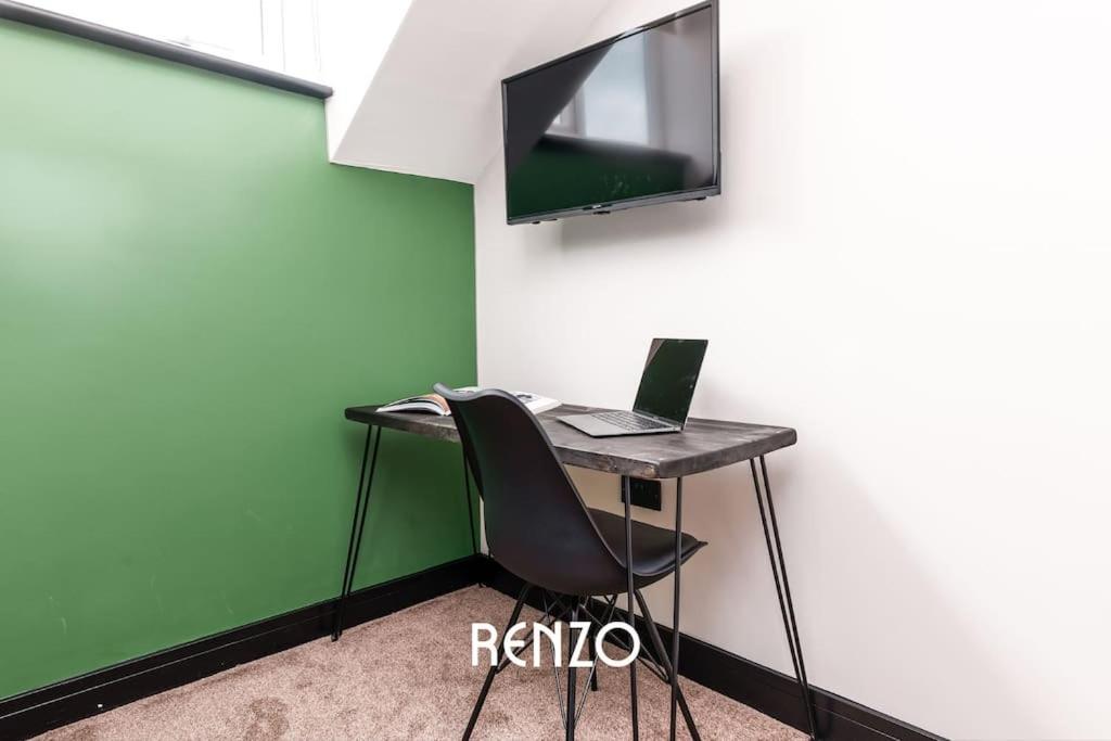 Apartamento And Beautiful 2-bed In By Renzo, Newly Refurbished, 2 En-suites!